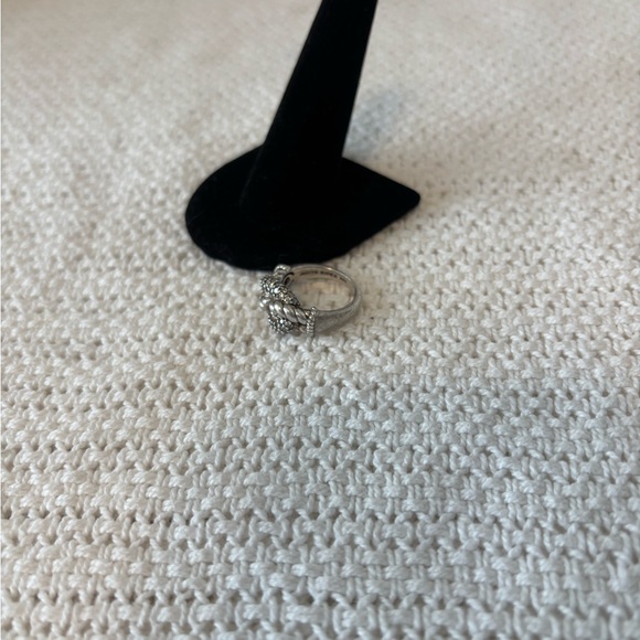 Elegant Silver Infinity Knot Ring - Picture 2 of 3